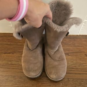 Women’s Uggs size 6
